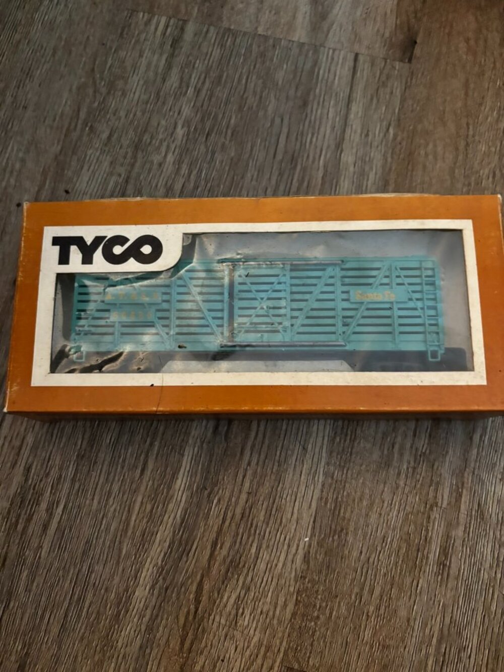 Tyco HO Stock Car Santa Fe 312E Railroad Train display set up w/box